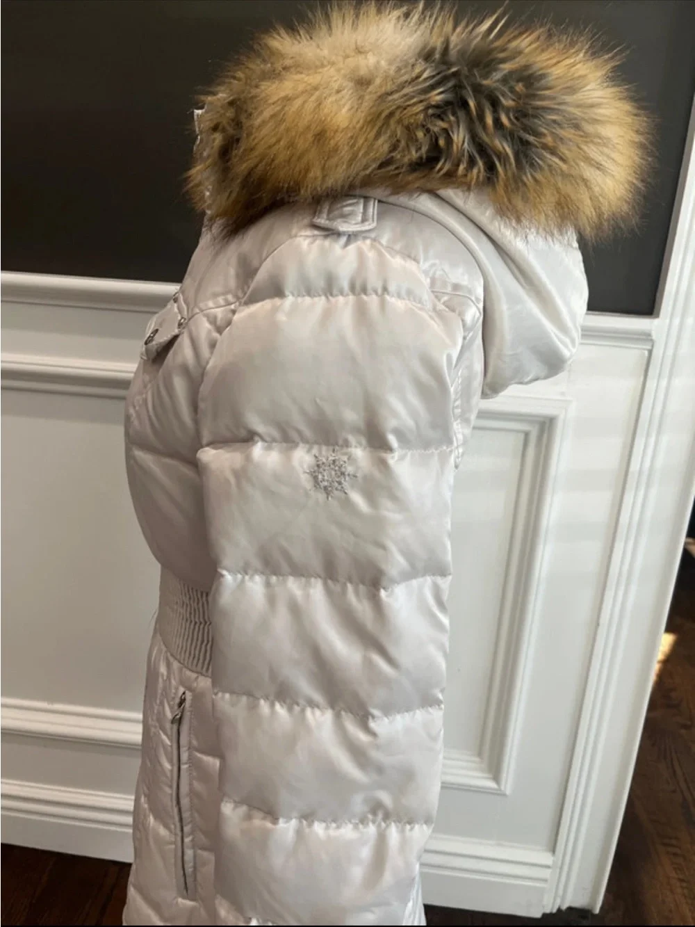 Laundry By Shelli Segal Women's Cream Hooded Belted Puffer with Faux Fur Trim - Picture 6 of 10